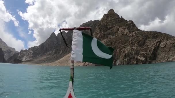 Пакистанський Прапор Човні Прекрасному Озері Озеро Золотому Балтистані Пакистан — стокове відео