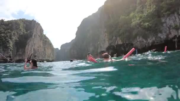 Mergulho Snorkel Turístico Bela Água Limpa Verde Ilha Phi Phi — Vídeo de Stock