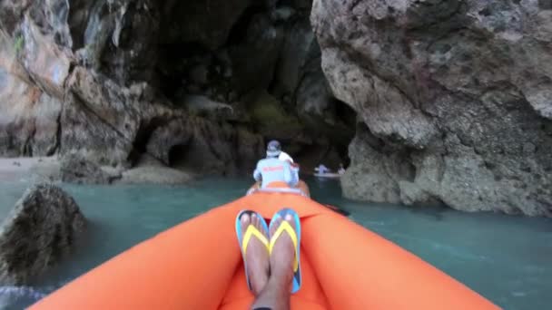 Entrando Uma Caverna Kayan Ilha Phuket Thailnad 2019 — Vídeo de Stock