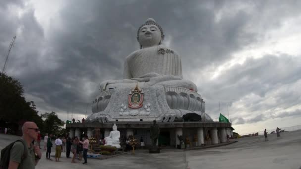 Big Buddha Statue Maravija Buddha Statue Nakkerd Hill Phuket Thailand — стоковое видео