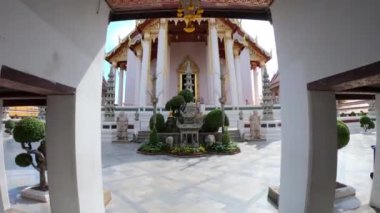 Wat Suit 'in Antik Mimarı. Bangkok, Tayland' daki Budist Tapınağı, 25 / 11 / 2019
