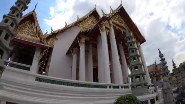 Antike Architektur Des Wat Suthat Thepwararam Buddhistischer Tempel Bangkok Thailand — Stockvideo