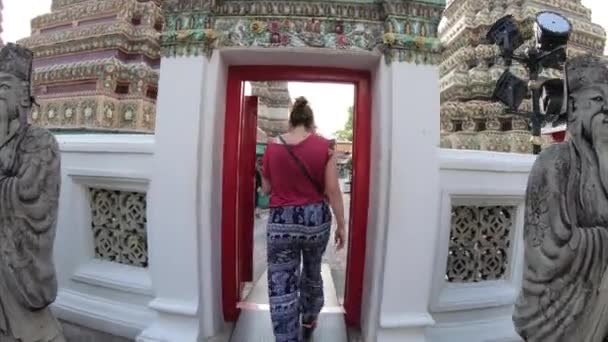 Girl Door Chedis Phra Chedi Rai Wat Phra Chetuphon Wat — Αρχείο Βίντεο