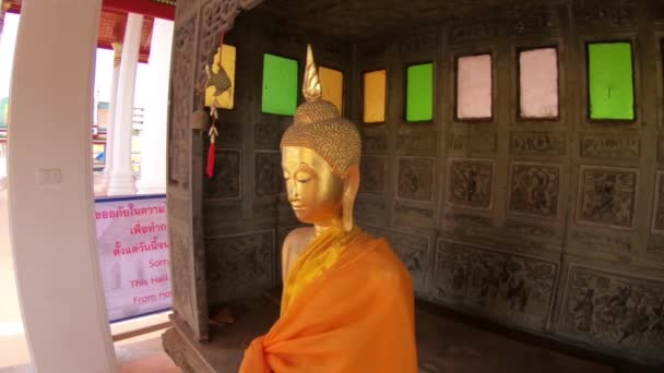 Άγαλμα Wat Suthat Thepwararam Βουδιστικός Ναός Στην Μπανγκόκ Ταϊλάνδη — Αρχείο Βίντεο