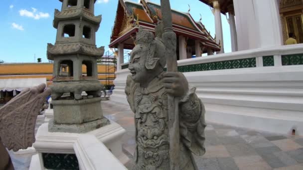 Statue Wat Suthat Thepwararam Buddhistischer Tempel Bangkok Thailand — Stockvideo