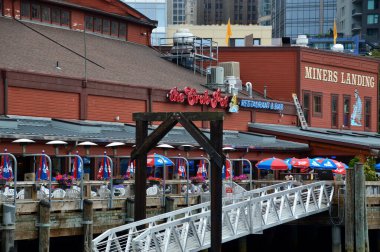 Seattle, Washington 'daki Puget Sound limanında.