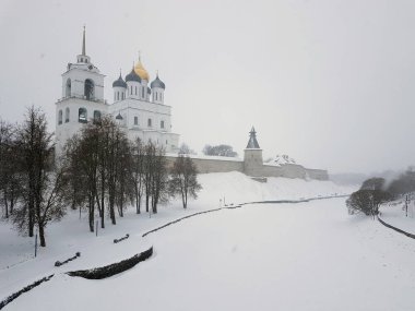 kış manzara Ortodoks Tapınağı, Pskov Kremlin, Rusya Federasyonu