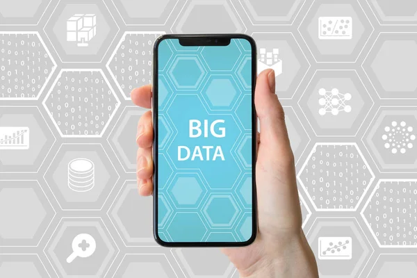 Concetto Big Data Tenuta Mano Moderno Smartphone Senza Lunetta Fronte — Foto Stock