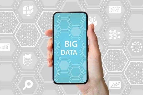 Big Data Konzept Hand Hält Modernes Lünettenfreies Smartphone Vor Neutralem — Stockfoto