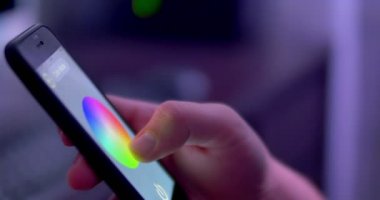 Evde ışık renk değiştirme. Akıllı Ev Otomasyonu. House smartphone uygulaması ile yönetme