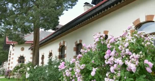 Palacio Hermesvilla en Lainzer Tiergarten. Antigua arquitectura cerca de Viena, Austria — Vídeos de Stock