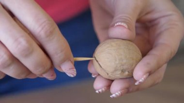 Tek iş. Manuel çalışma. İğne işi