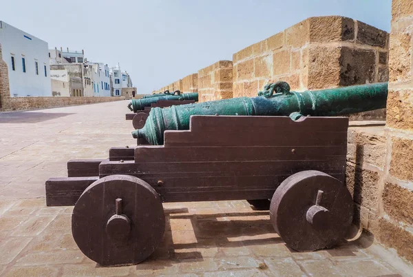 Kanonen Auf Den Mauern Der Festung Umgeben Die Altstadt Von — Stockfoto