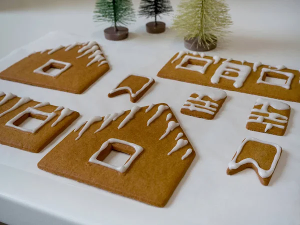 Making of gingerbread house for Christmas or new year — Stock Photo, Image