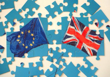 Büyük Britanya ve Avrupa Birliği bayrakları ile bulmaca. Brexit konsepti
