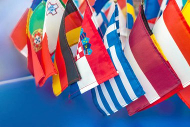 Avrupa Birliği üye ülkelerinin küçük bayrakları