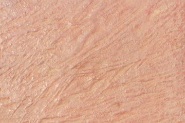 Banyoda hafif kahverengi kiremit.