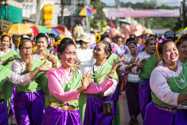 Tayland Haziran 16: Phitakhon festival Phitakhon maskeleri ve dans festivali ve uluslararası maskesi: loei Tayland il 16 Haziran 2018 üzerinde göstermek için