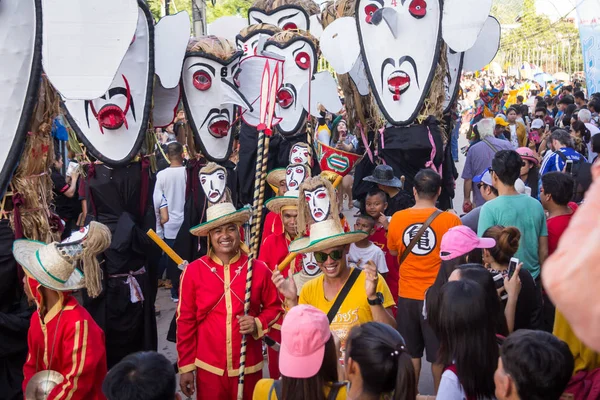 日タイ Phitakhon Phitakhon マスクとタイのルーイ県 2018 日に祭 国際マスクを表示するダンス — ストック写真