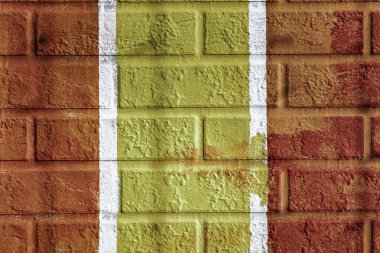 Duvar, tuğla yüzeyinde dikey çizgiler kahverengi ve yeşil renklerde boyanmış. Grafik doku duvar. Arka plan