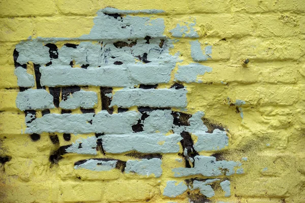 Dirty painted brick on damaged wall, abstract background from painted yellow grey brick wall, texture, urban background, copy space — Stock Photo, Image