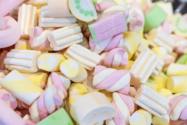 Çok renkli marşmelov. Doku. Üst Manzara. Tatlı pastel arka plan