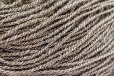 Bir rulo manila içinde teknik ipler, Abaka bitkisinin lifleri, tekstil muzu. Doğal arkaplan