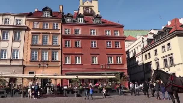 Warsaw Poland Tourist Historic Horse Carriage Old City Center — Stockvideo