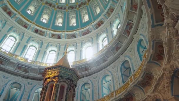 Divine bright light in windows indoors decoration dome Resurrection Cathedral Monastery religious stucco sculpture murals icons Istra Russia orthodox main temple church culture faith historical place — Stock Footage Divine Bright Light Windows Indoors Decoration Dome Resurrection Cathedral Monastery Stock Footage