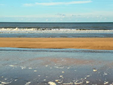 Manş Denizi (la Manche) ve Fransa 'da Ekim ayında Deauville' deki plaj manzarası