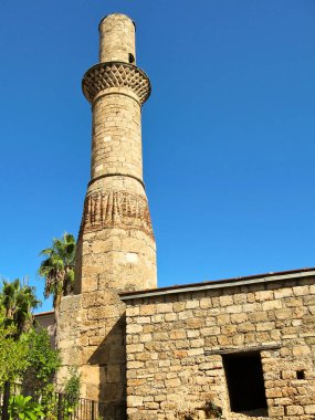 Antalya 'nın Kaleici ilçesindeki antik Korkut camisinin kalıntılarına sahip Kesik minare camisi.