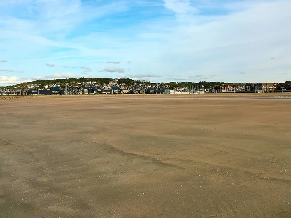 Vista Deauville Dal Canale Della Manica Manche Enorme Spiaggia Sabbiosa — Foto Stock