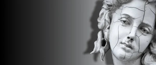 Oda için 3D duvar duvar kağıdı. Kırık yüz kadın Yunan heykel. 3D siyah ve beyaz duvar kağıdı duvar arka plan üzerinde bir kadın heykeli ile
