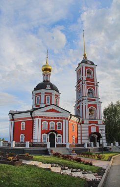 Trinity Katedrali hayat veren Trinity Sergius Varnitsky manastırı eteklerinde şehir Rostov Varnitsa Köyü, Yaroslavl bölgesi içinde.