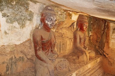 Pho Win Taung Mağaraları'ndaki eski Buda heykelleri, Monywa şehri, Sagaing State, Myanmar, Asya.