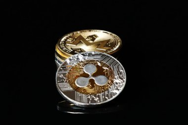 Boru kriptalarının monero olarak, litecoin siyah arka plan üzerine bir dalgalanma ön plan ve arka plan var mı