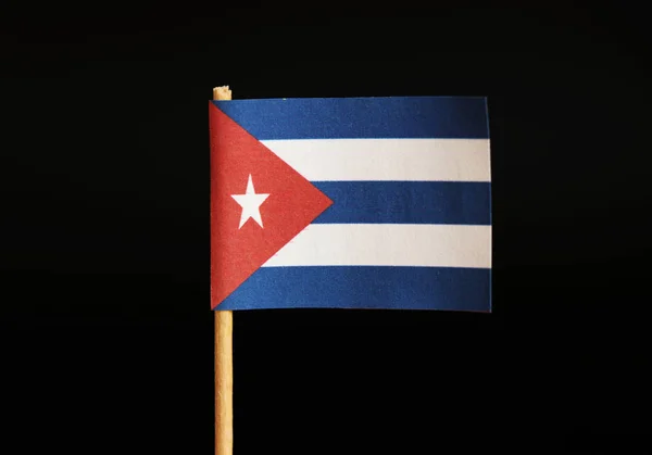 国旗キューバのつまようじと黒の背景 キューバは 犯罪行為とインポートとエクスポート薬と葉巻で有名です 白の星レッド フィールド — ストック写真