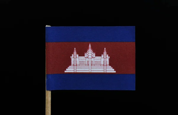 黒い背景につまようじでカンボジアの独創的でユニークな旗 白赤のバンドを中心にアンコール ワットの描写との つの水平バンド — ストック写真