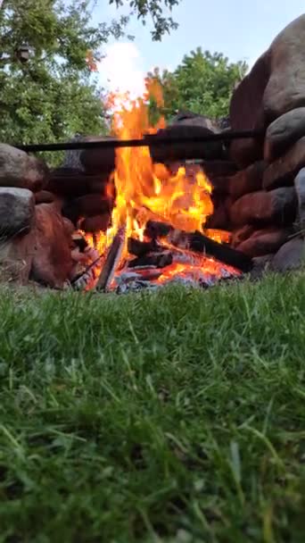 Hermoso Pequeño Fuego Para Pan Crujiente Temperatura Ideal Para Calentar — Vídeos de Stock