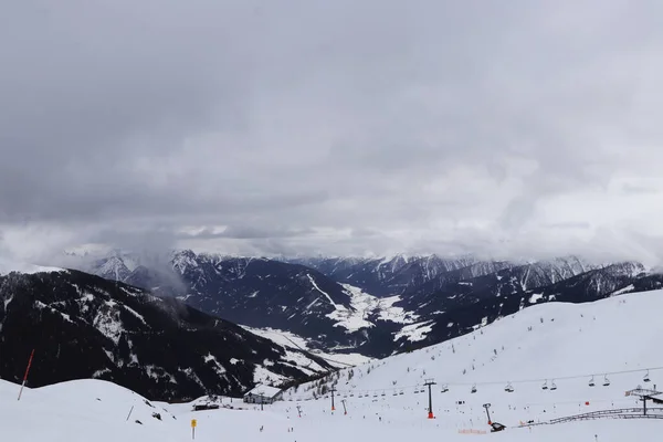 Skizentrum Sillian Hochpustertal Σκοτεινή Ατμόσφαιρα Βαριά Σύννεφα Sillian Ski Resort — Φωτογραφία Αρχείου