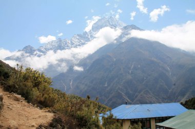 Namche'nın Bazaarı Nepal Everest Basecamp izi ateş