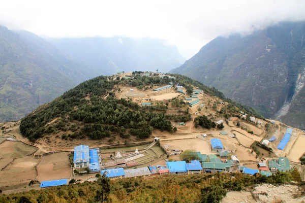 Namche'nın Bazaarı Nepal Everest Basecamp izi ateş