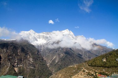 Namche'nın Bazaarı Nepal Everest Basecamp izi ateş