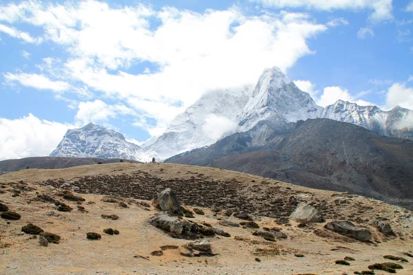 从尼泊尔的珠穆朗玛峰山路拍摄 — 图库照片