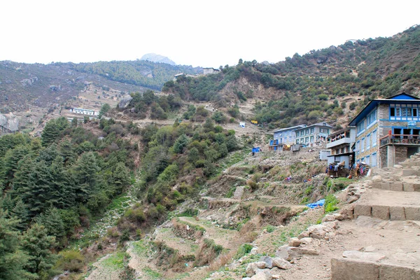 在尼泊尔 Namche 集市的珠穆朗玛峰大本营小道拍摄 — 图库照片