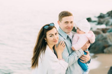 mutlu genç aile açık bir gün vakit