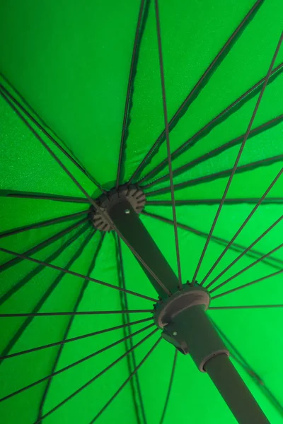 Detail Eines Grünen Sonnenschirms — Stockfoto