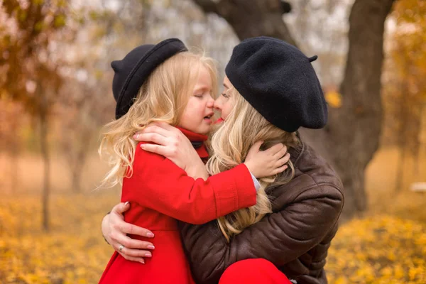 Girl Red Coat Crying Her Mother Calming Background Autumn Garden — Stock Photo, Image