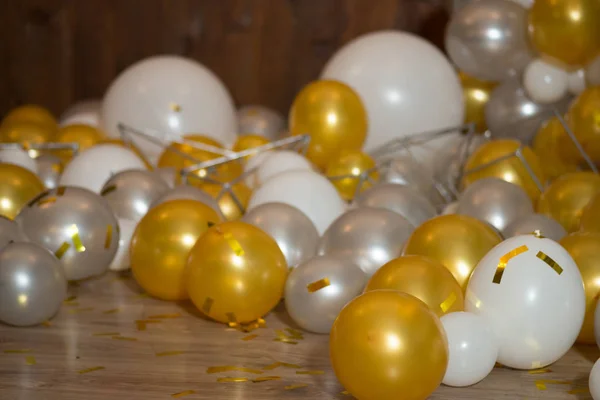 Fondo de globos dorados y plateados. Concepto de Año Nuevo — Foto de Stock