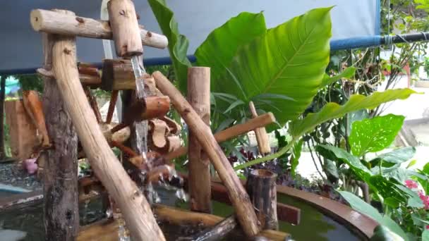 Wooden Water Wheels Pond Small Waterwheel Spinning Current Garden Rotates — Stock Video